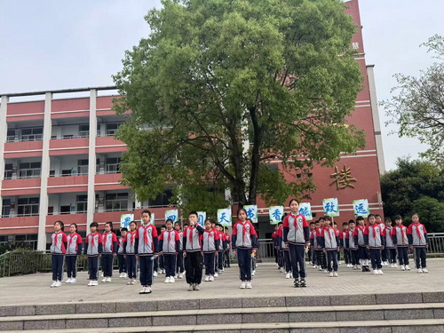 1745334828965994.jpg 53a32a92b3cbf9fb1881626651dc733.jpg